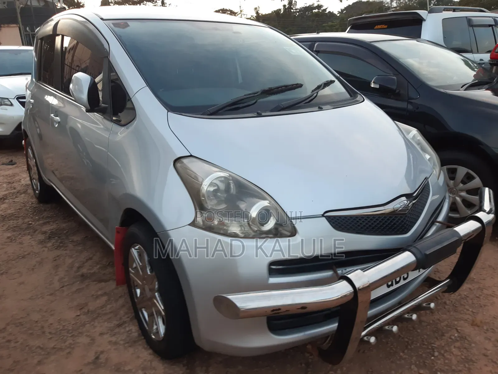 Toyota Ractis 2010 Silver