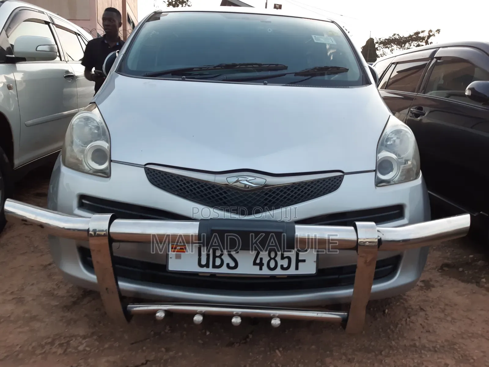 Toyota Ractis 2010 Silver