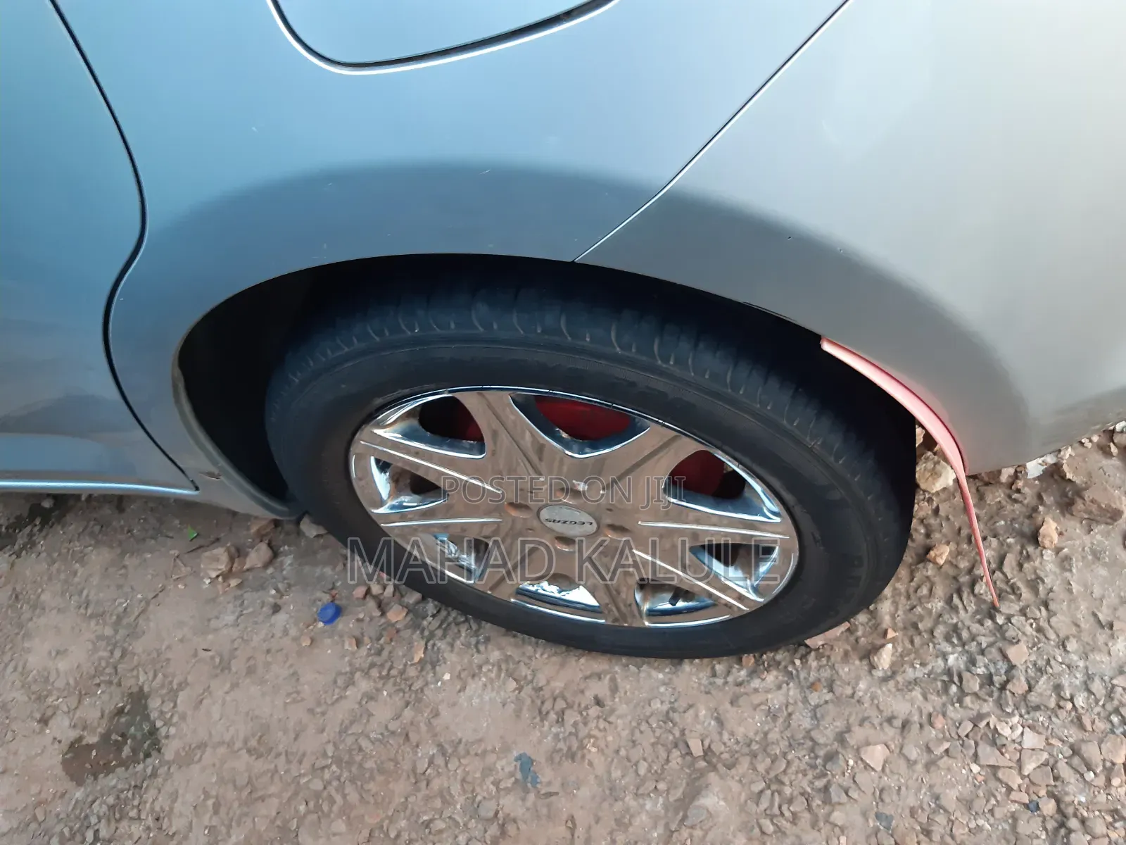 Toyota Ractis 2010 Silver