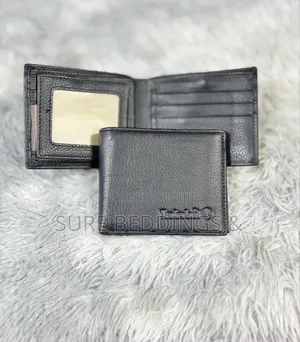 D G Modern Wallets