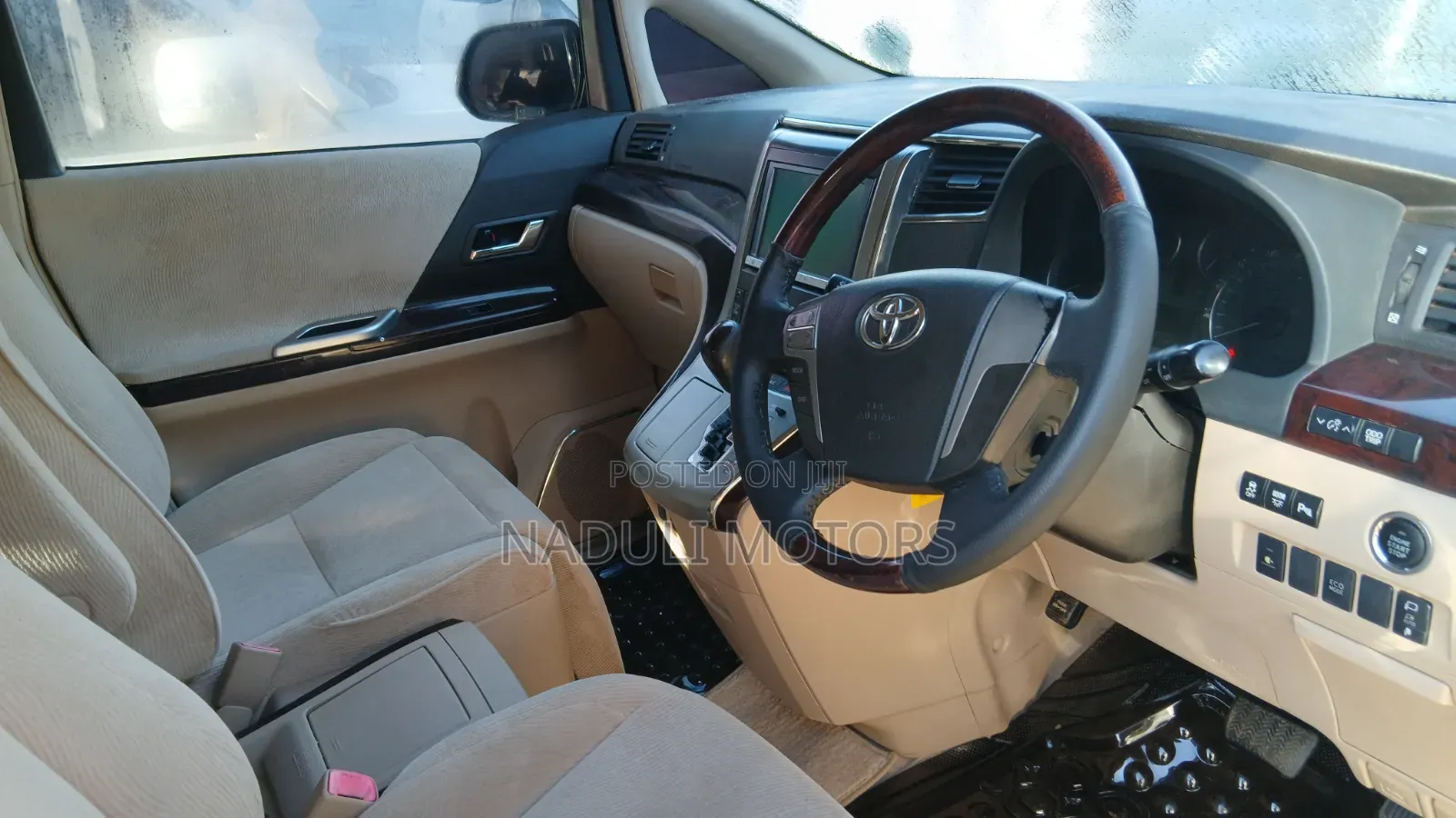 Toyota Alphard 2012 Silver