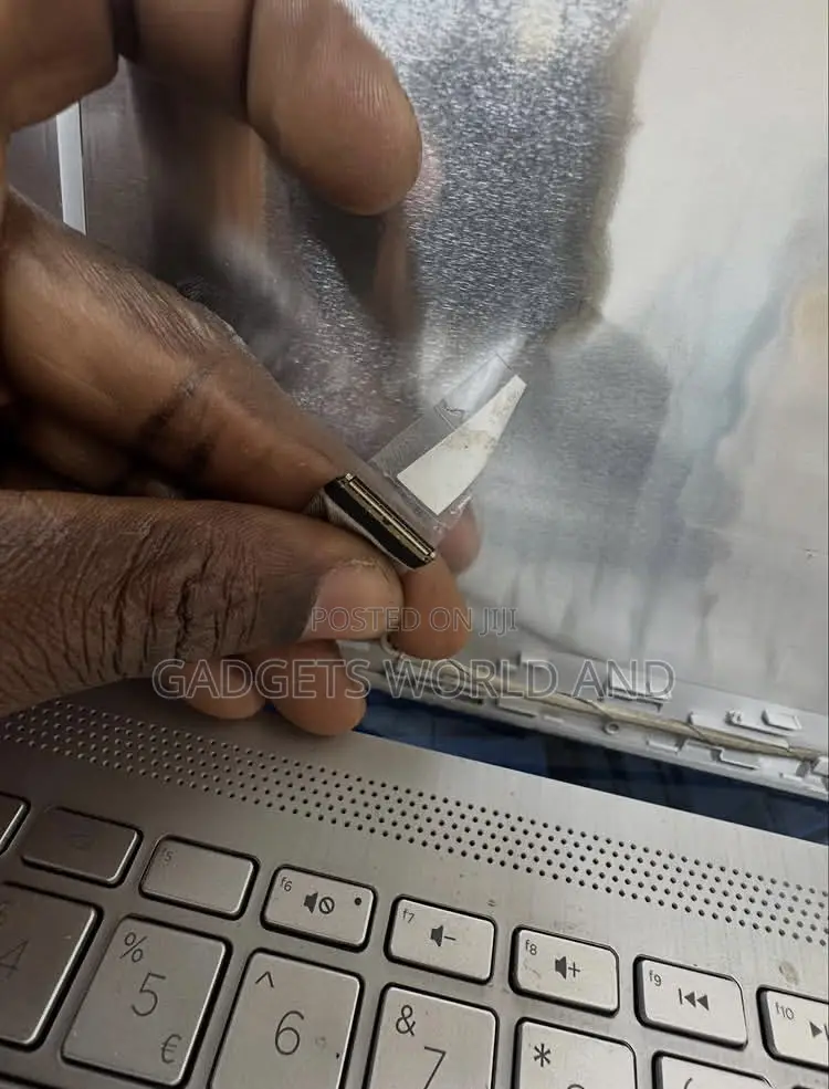 Laptop Screen Replacement(Windows And Apple)
