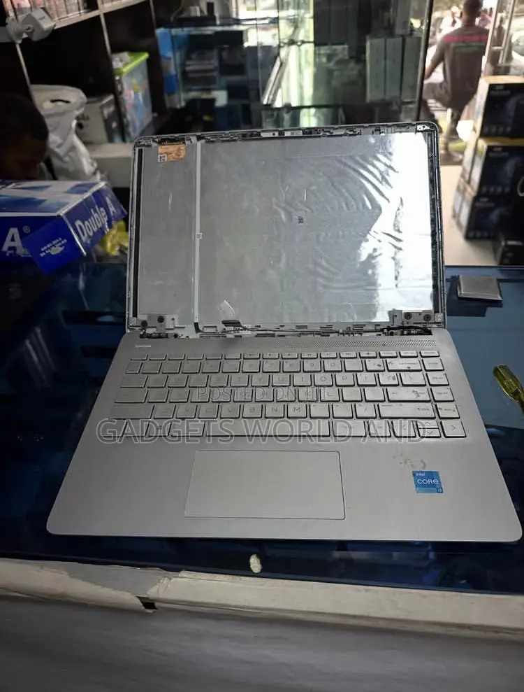Laptop Screen Replacement(Windows And Apple)