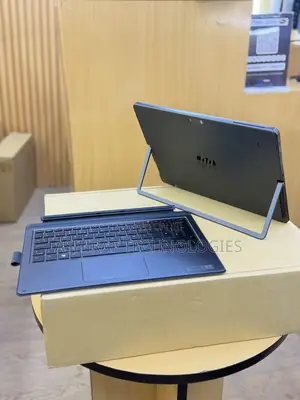 New Laptop HP Elite X2 1012 8GB Intel Core i5 SSD 256GB