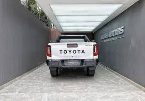 New Toyota Hilux 2025 White