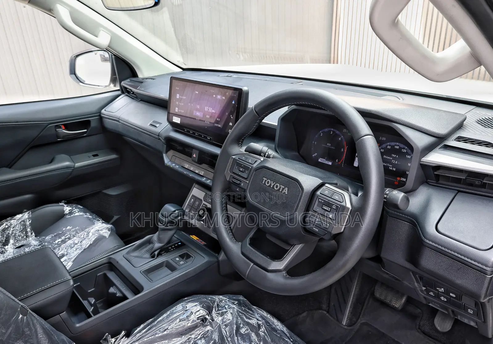 New Toyota Hilux 2025 White