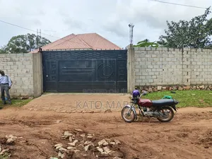 3bdrm House in Mukono Waton for sale