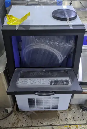 Compact Commercial Ice Cube Maker Machine