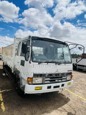 Fuso Mitsubishi Truck 6tires