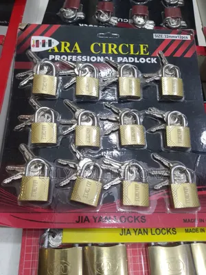 Sky Yan Padlock Chat