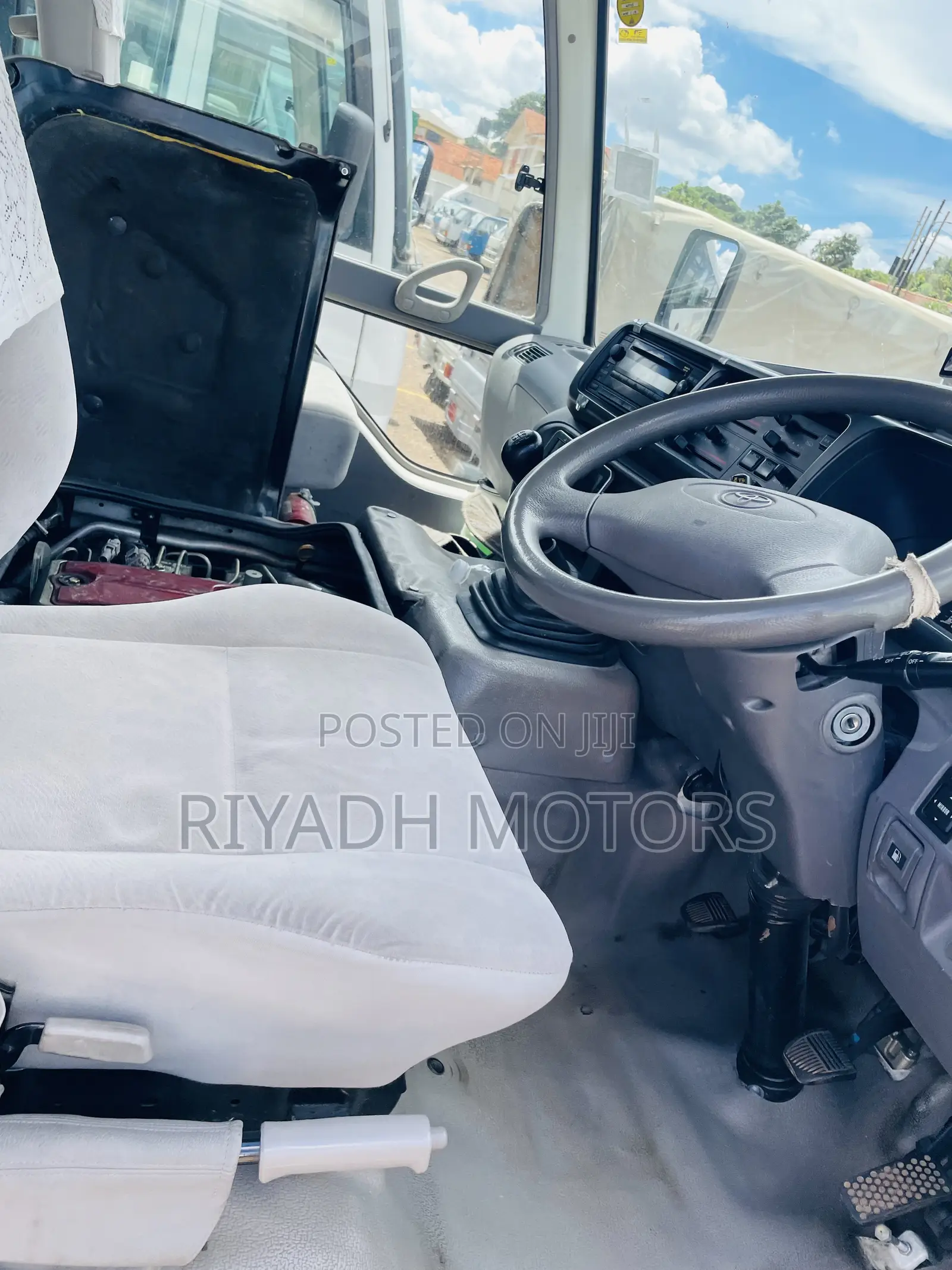 Toyota Coaster 2011 Gold