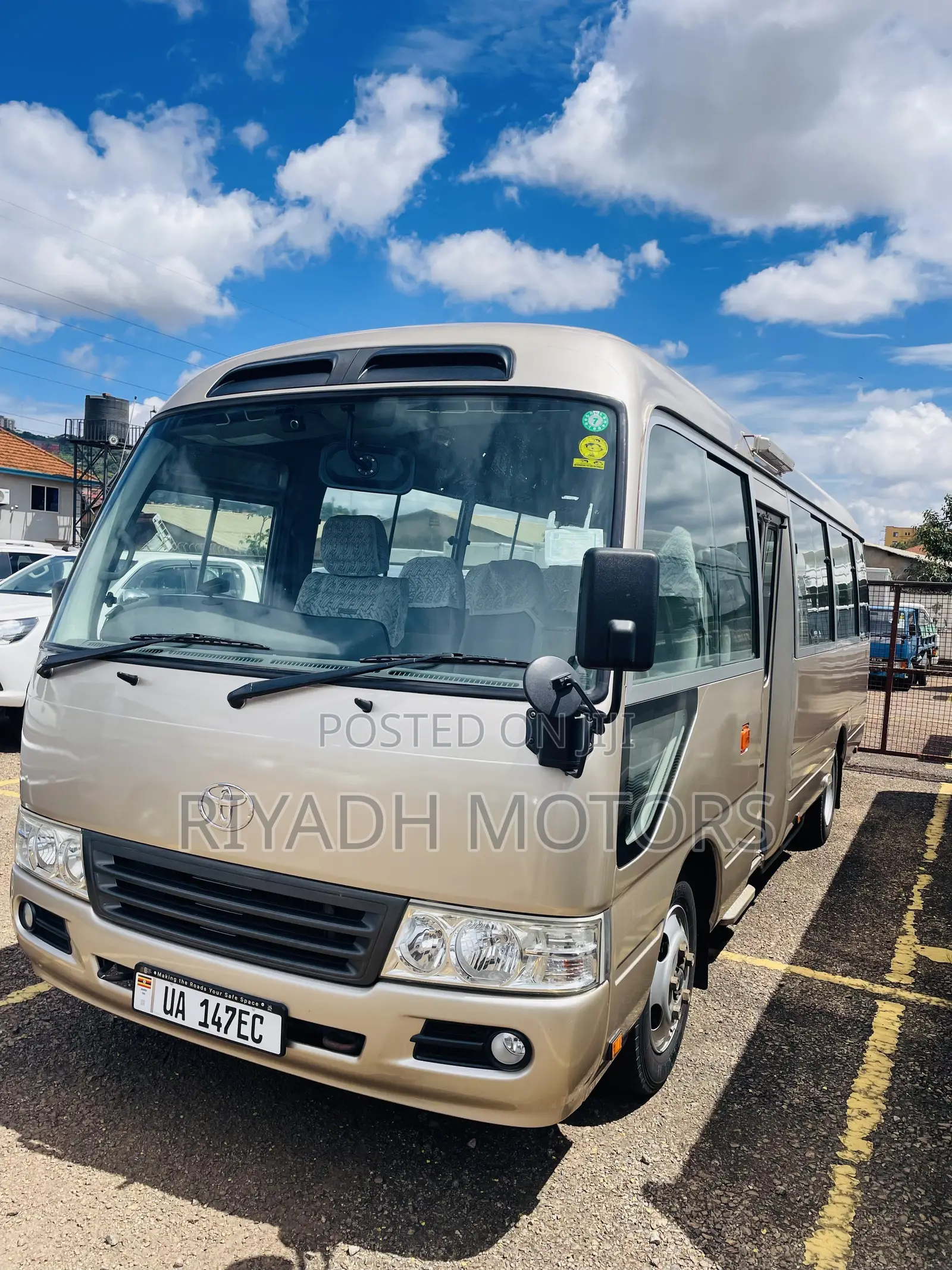 Toyota Coaster 2011 Gold