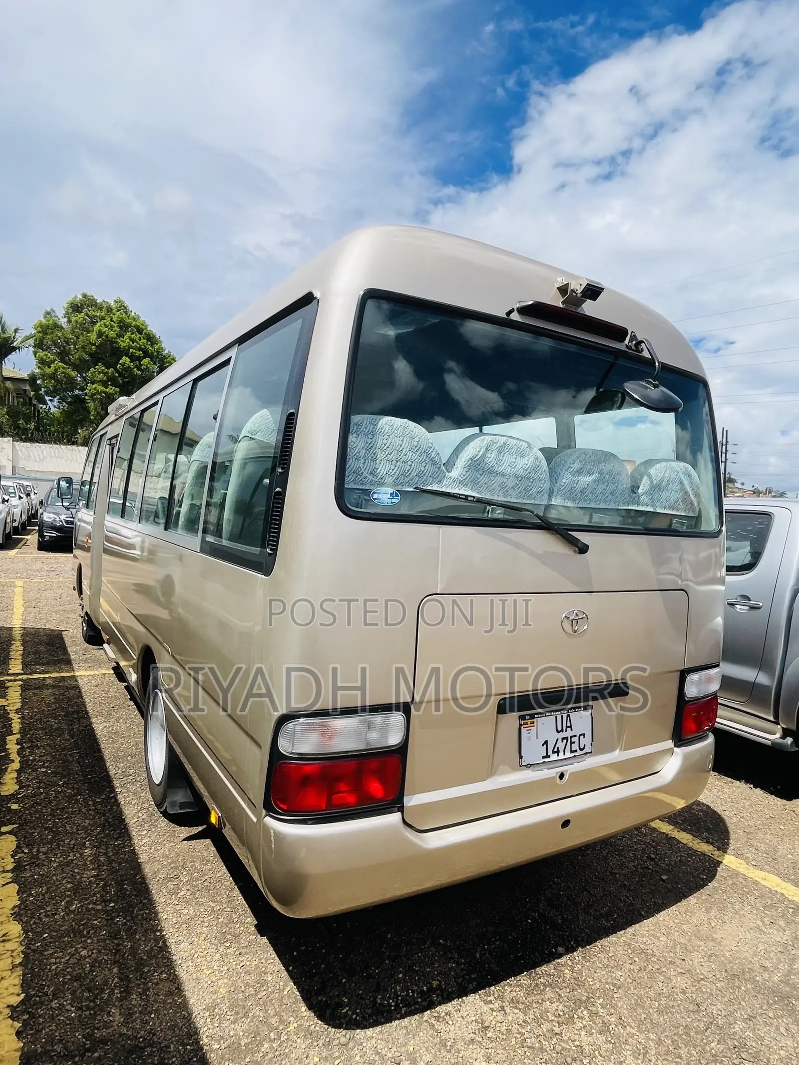 Toyota Coaster 2011 Gold