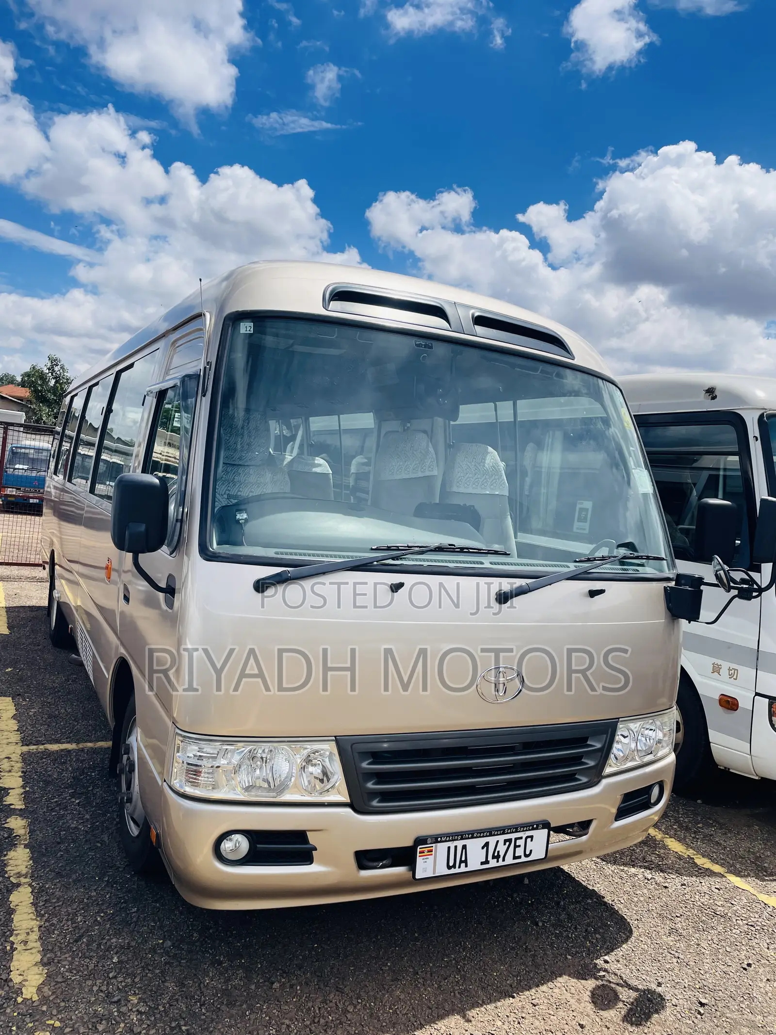 Toyota Coaster 2011 Gold