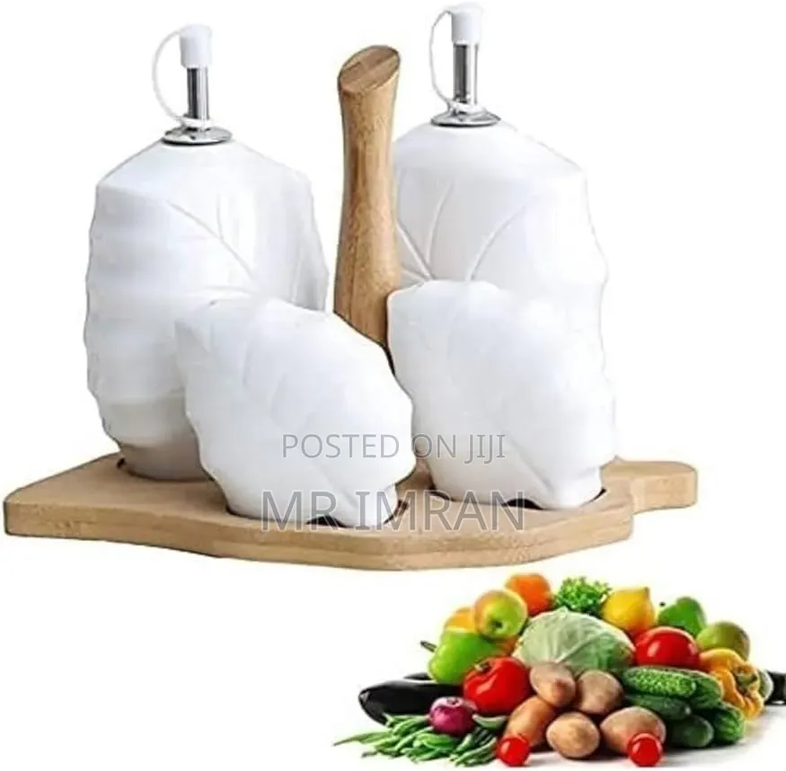 Set of 4 Condiment Set With Bamboo Holder