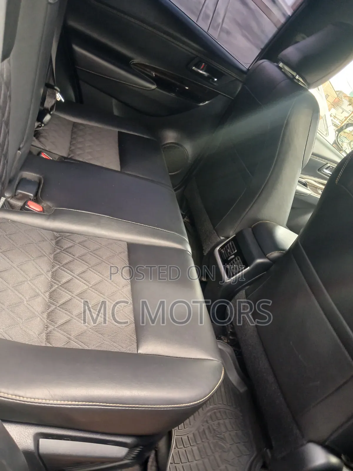 Toyota Harrier 2.0 2016 Black