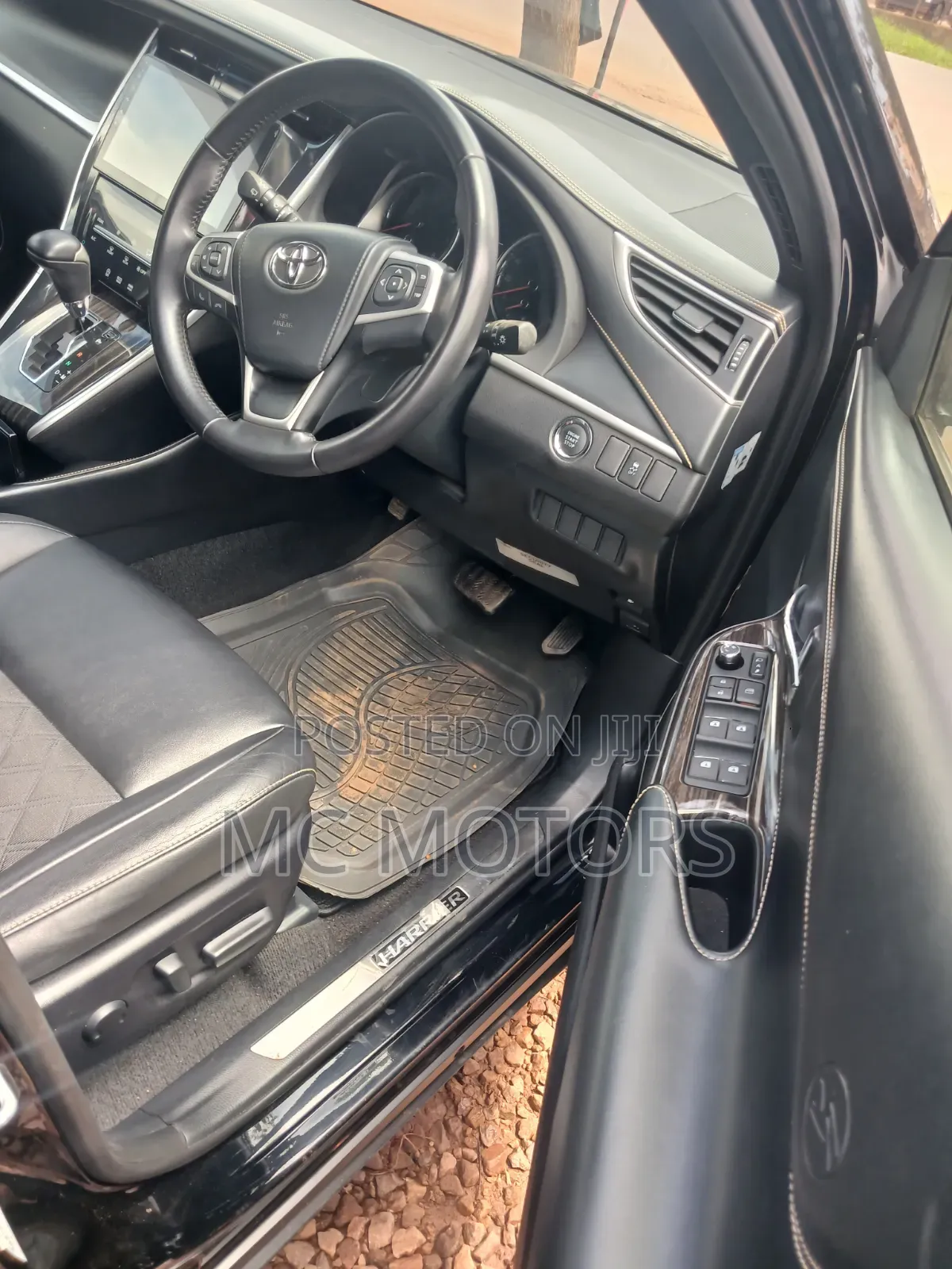 Toyota Harrier 2.0 2016 Black