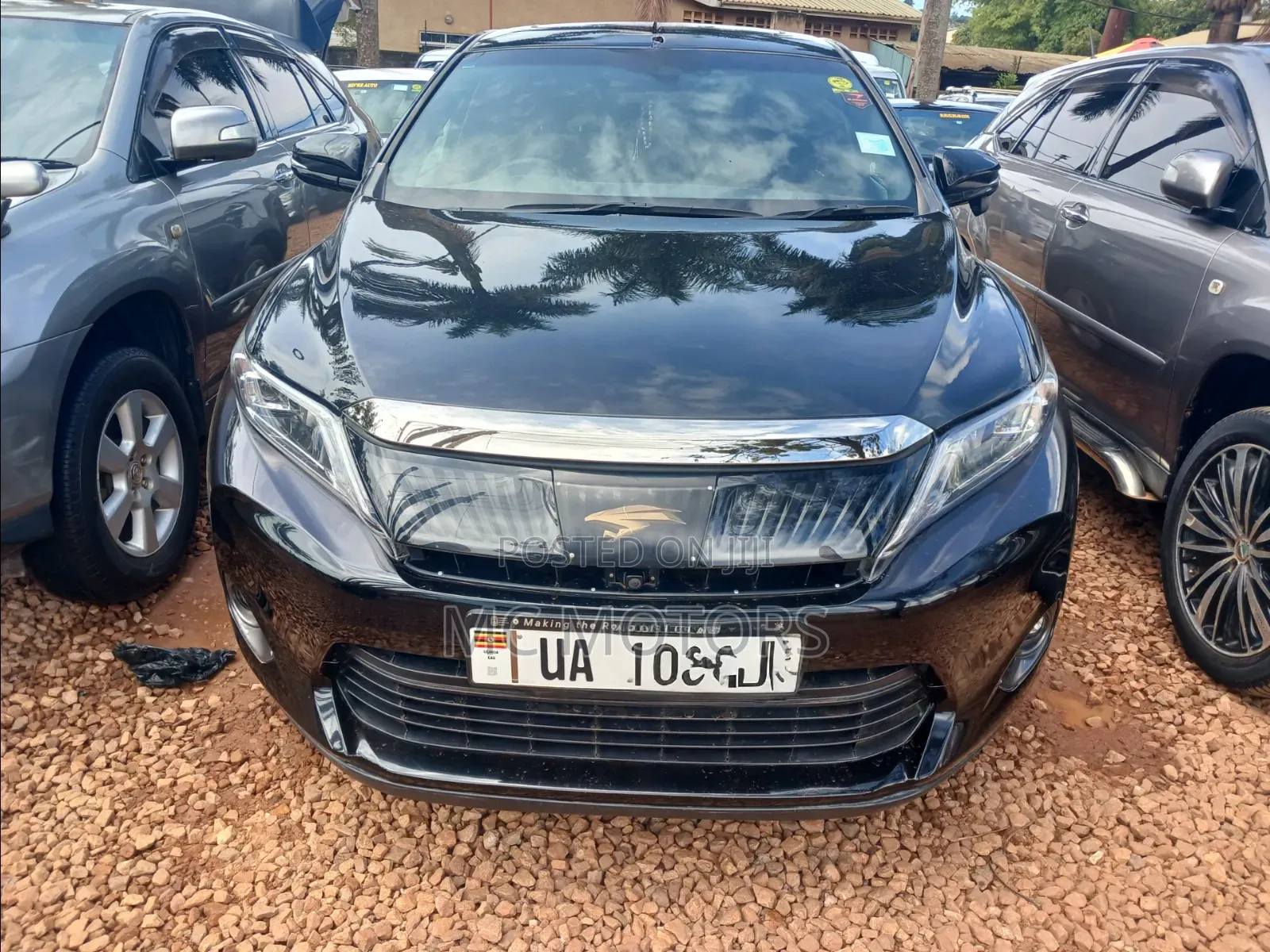 Toyota Harrier 2.0 2016 Black