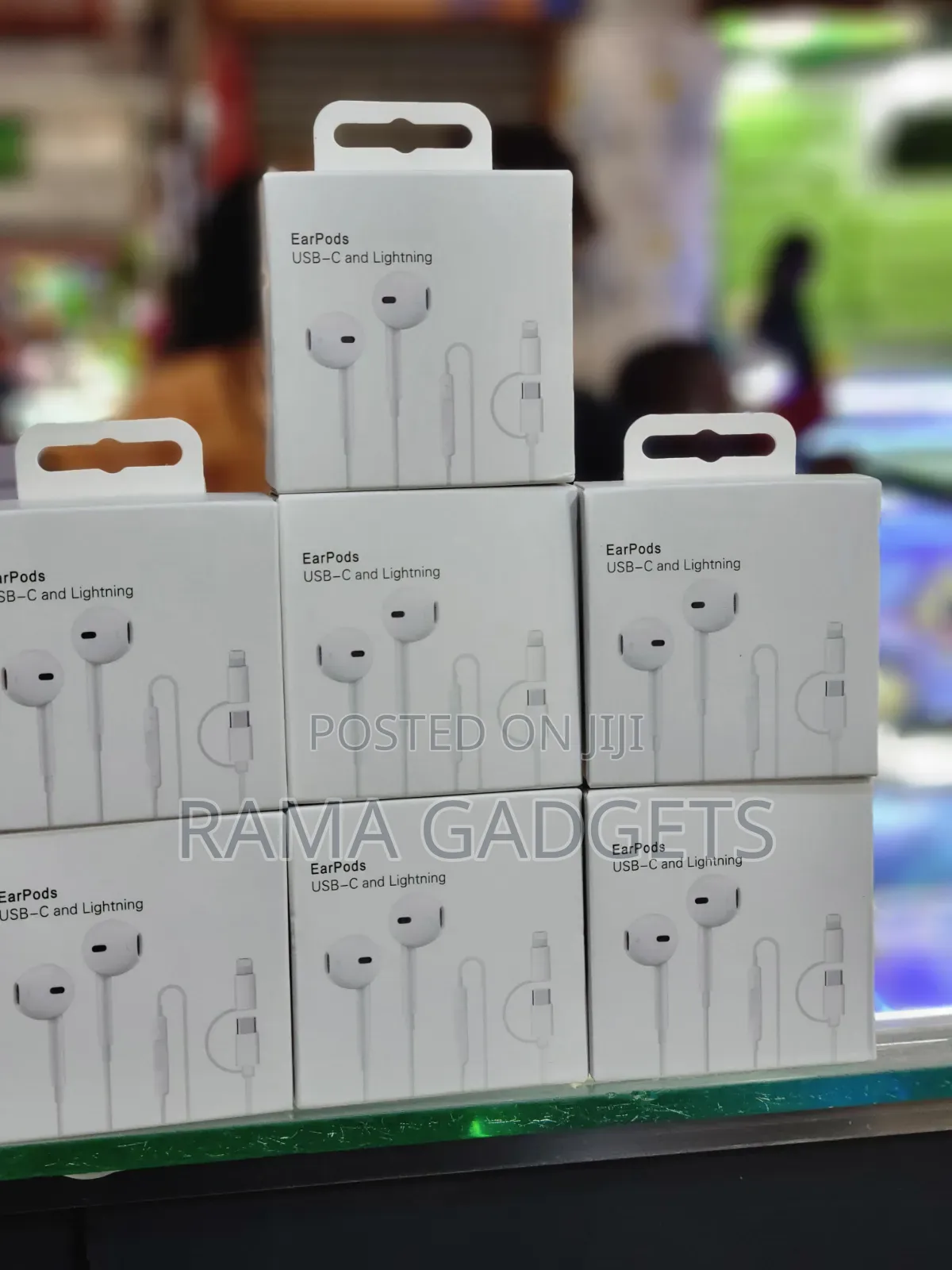 Apple Earpods With Usb-C and Lightning Connectors,