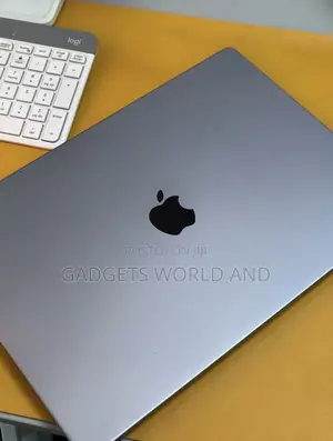 New Laptop Apple MacBook Pro 32GB Apple M1 Pro SSD 512GB