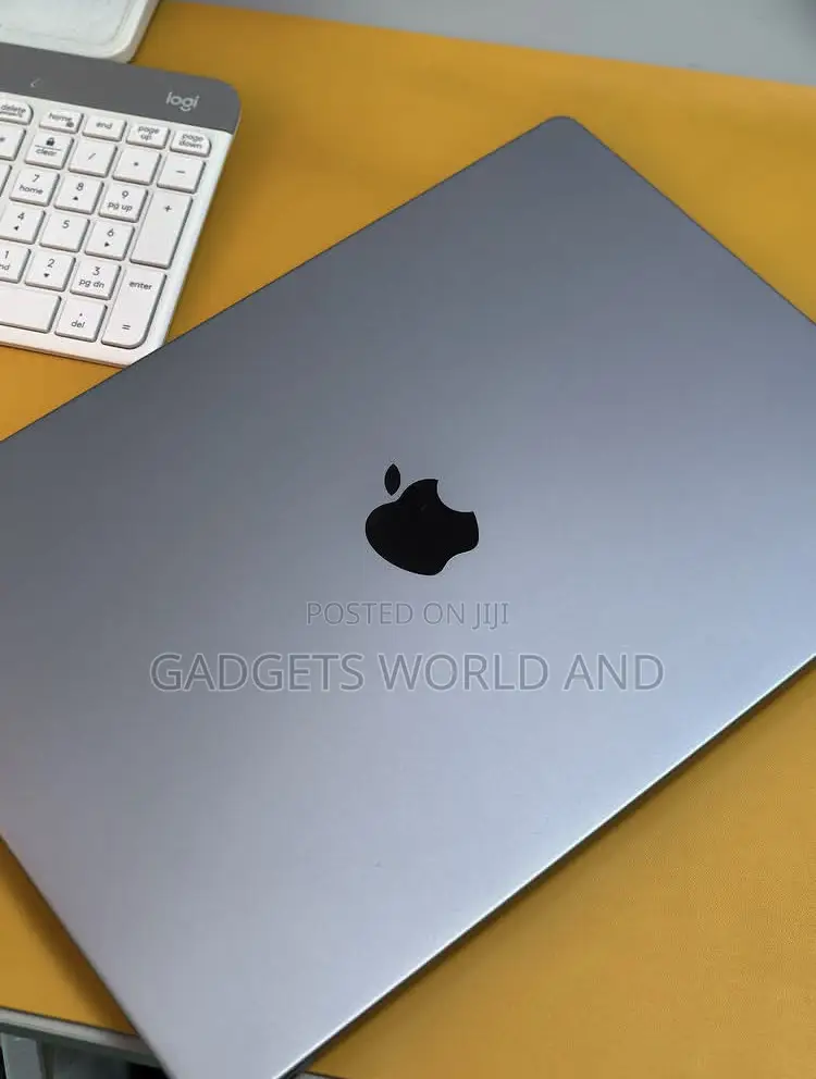 New Laptop Apple MacBook Pro 32GB Apple M1 Pro SSD 512GB