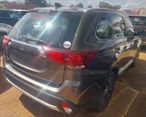 Mitsubishi Outlander 2017 Brown
