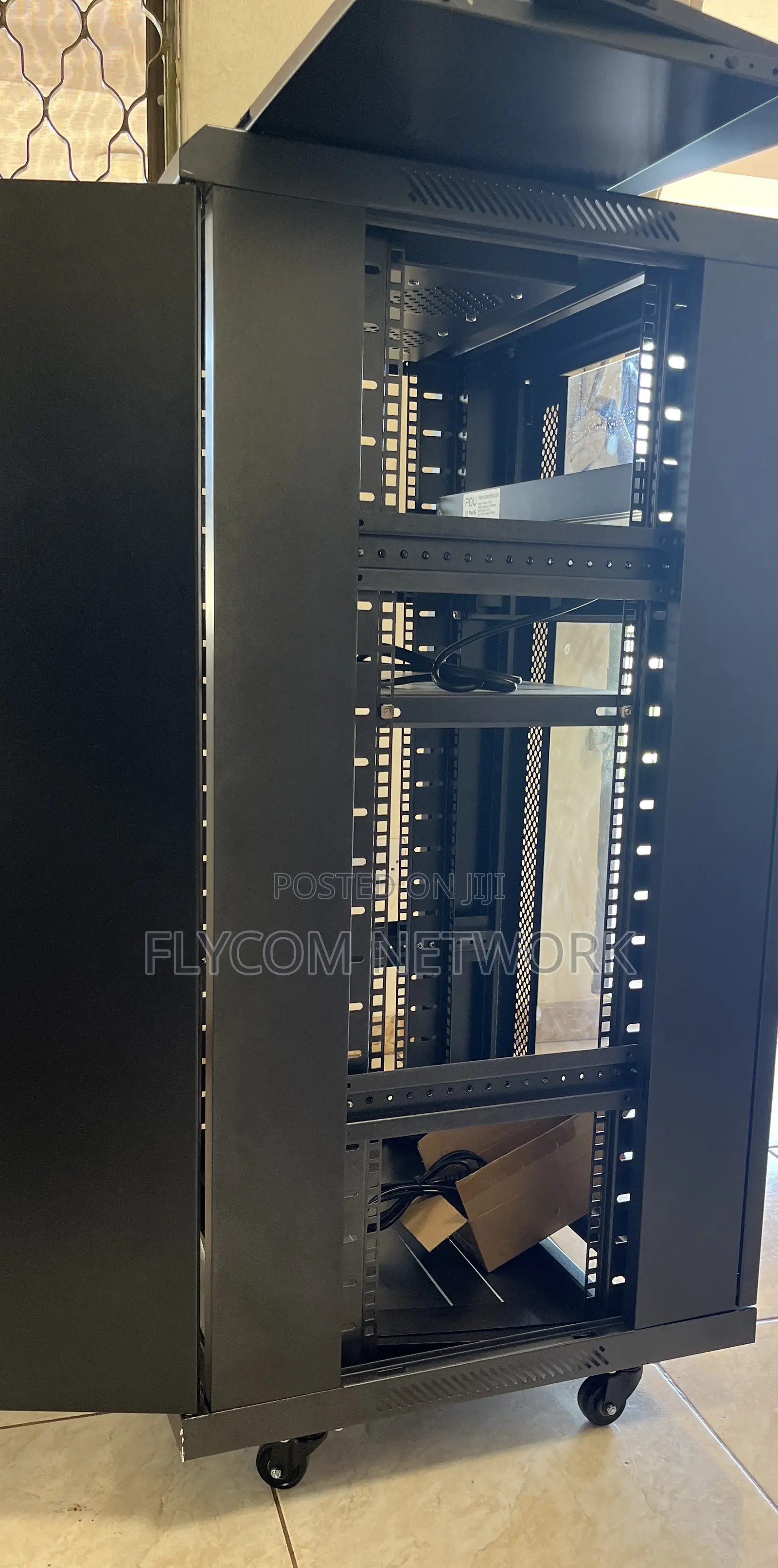 Rack Network Cabinet(22u)