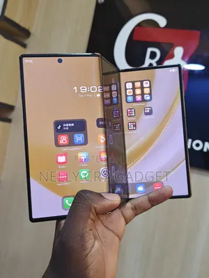 Huawei Mate XT Ultimate Design 1 TB Red