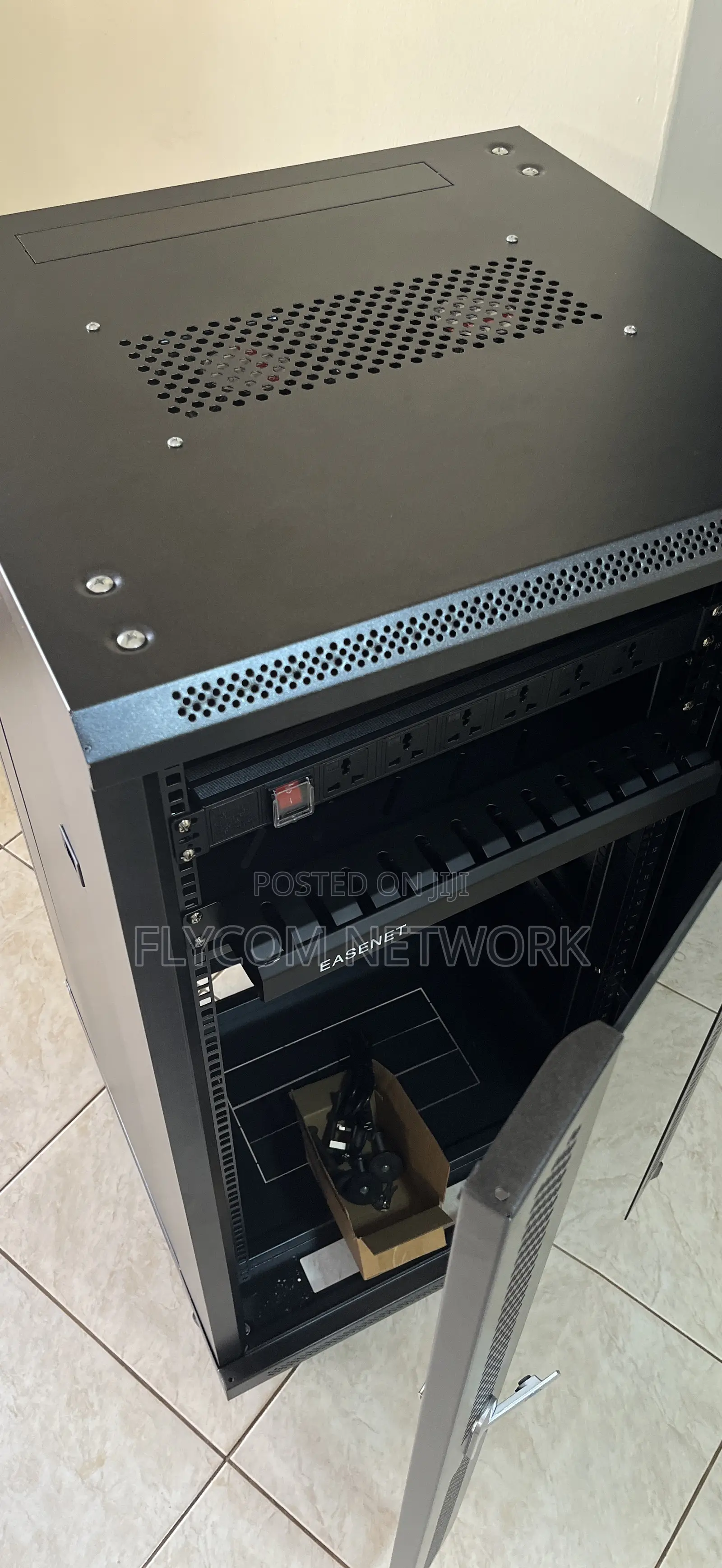 Rack Network Cabinet(22u)