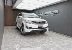 Toyota Fortuner 2.7 AWD 2013 White