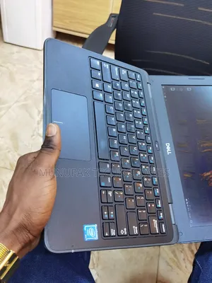 Laptop Dell Latitude 3380 4GB Intel Celeron SSD 128GB