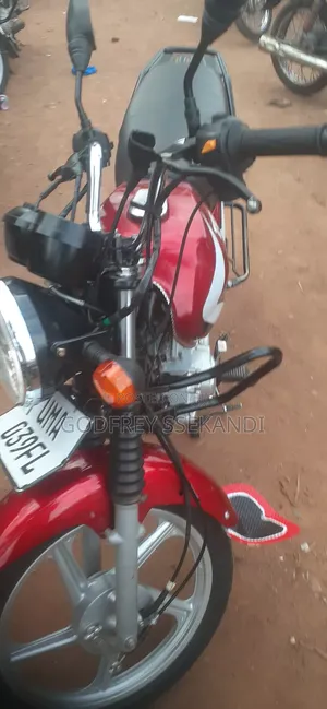 TVS HLX 125 2023 Red