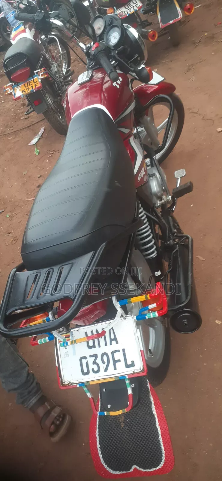 TVS HLX 125 2023 Red