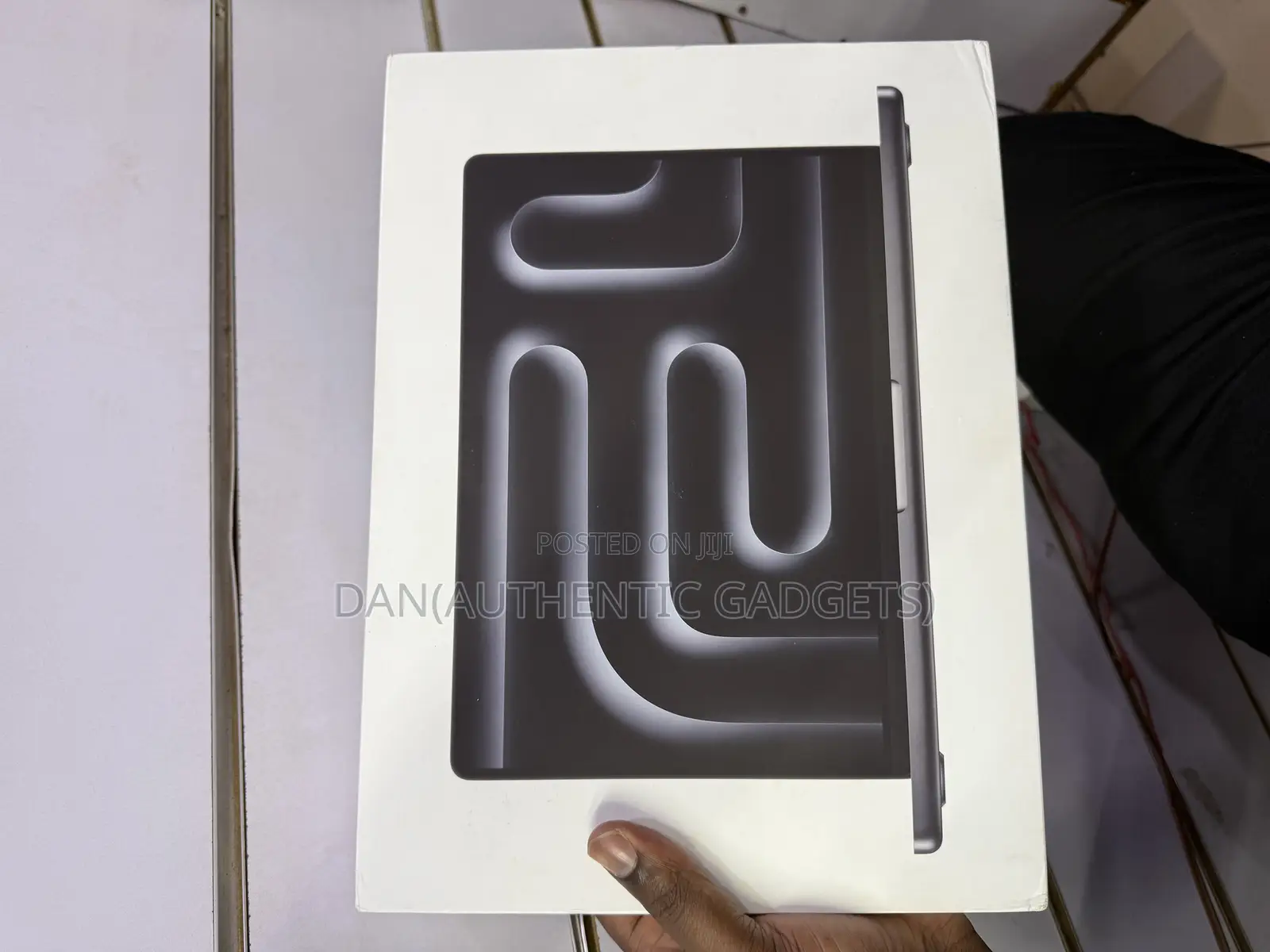 New Laptop Apple MacBook Pro 2025 M5 14-inch 32GB Apple M5 SSD 1T
