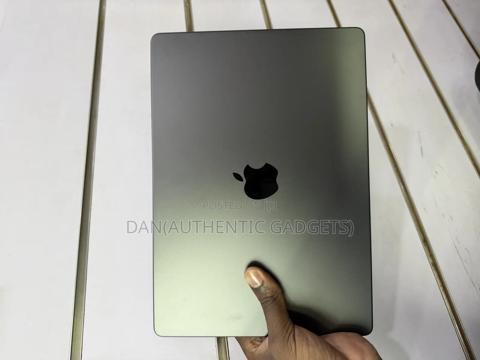 New Laptop Apple MacBook Pro 2025 M5 14-inch 32GB Apple M5 SSD 1T