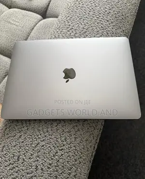 New Laptop Apple MacBook Pro 8GB Apple M2 SSD 256GB