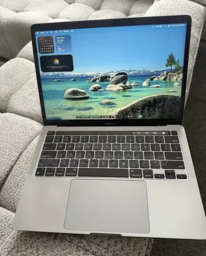 New Laptop Apple MacBook Pro 8GB Apple M2 SSD 256GB