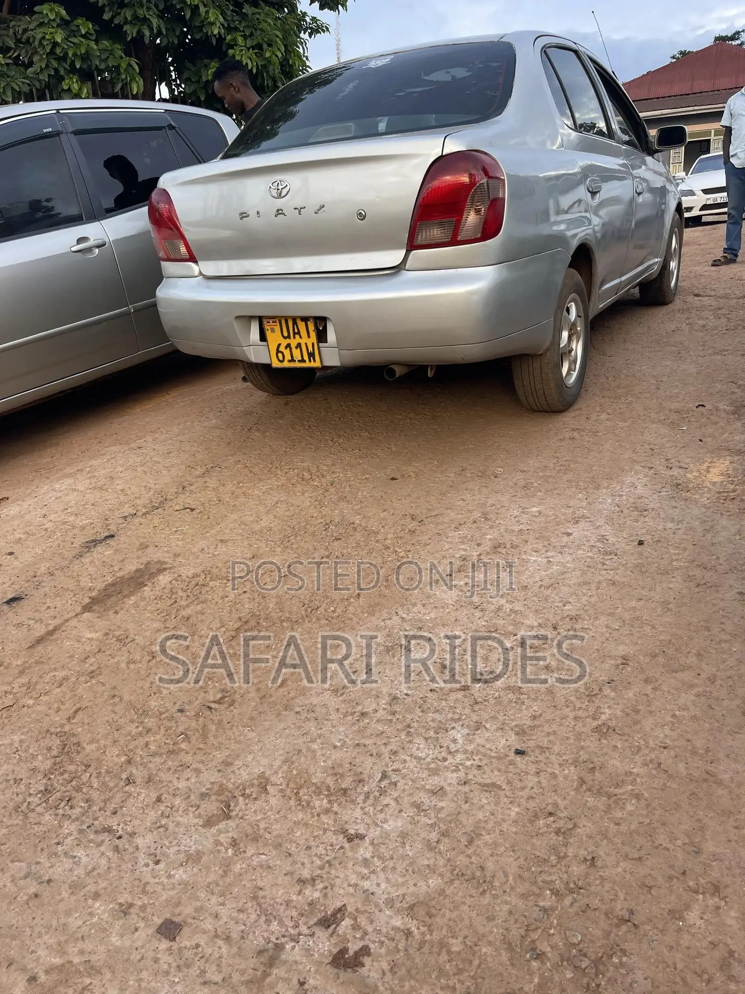 Toyota Platz 2000 Silver