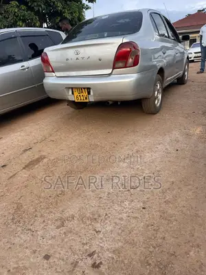 Toyota Platz 2000 Silver