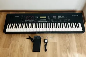 Yamaha Mox8 Synthesiser Keyboard Piano