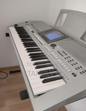 Yamaha PSR S900 Keyboard Piano