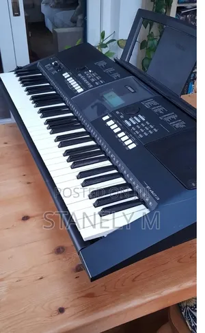 Yamaha PSR E423 Keyboard Piano