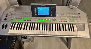 Yamaha Tyros 2 Workstation Keyboard Piano