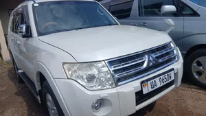 Mitsubishi Pajero 2011 White