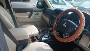 Mitsubishi Pajero 2011 White