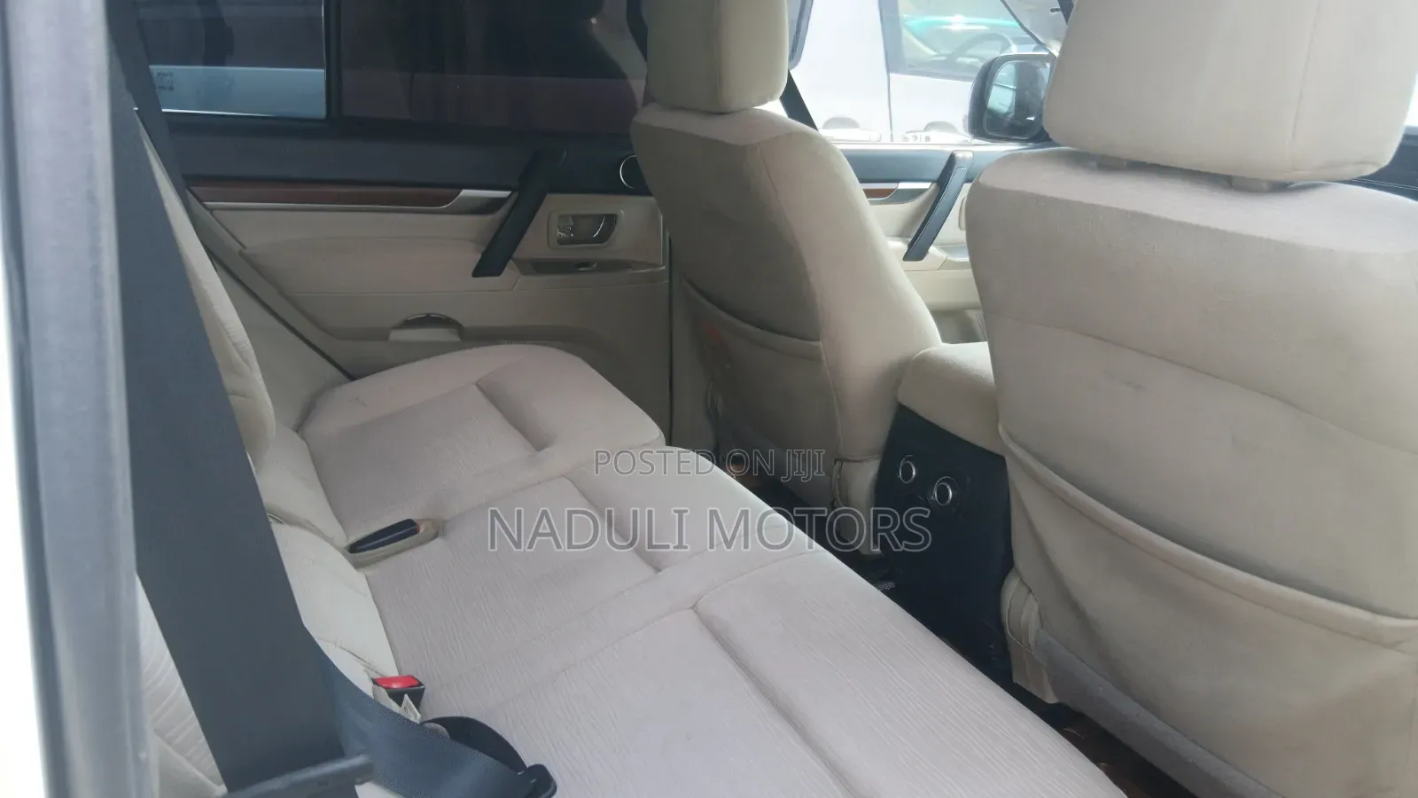 Mitsubishi Pajero 2011 White
