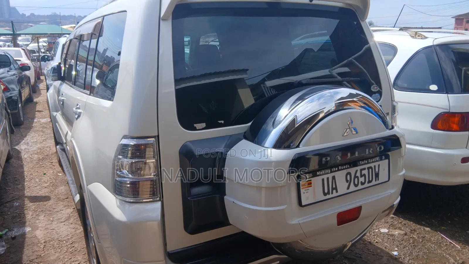Mitsubishi Pajero 2011 White