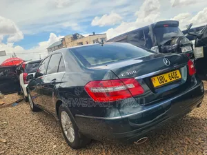 Mercedes-Benz E300 2010 Green