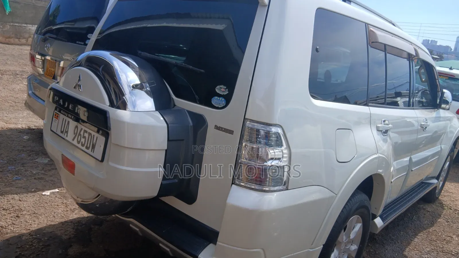 Mitsubishi Pajero 2011 White