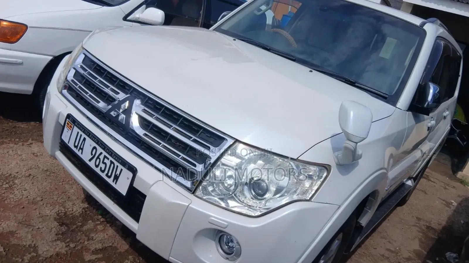 Mitsubishi Pajero 2011 White